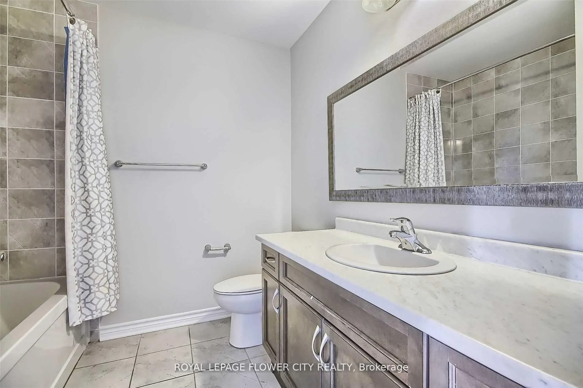 Photo 12 of 609 Gibson Crescent, Milton, Coates — HOMEH