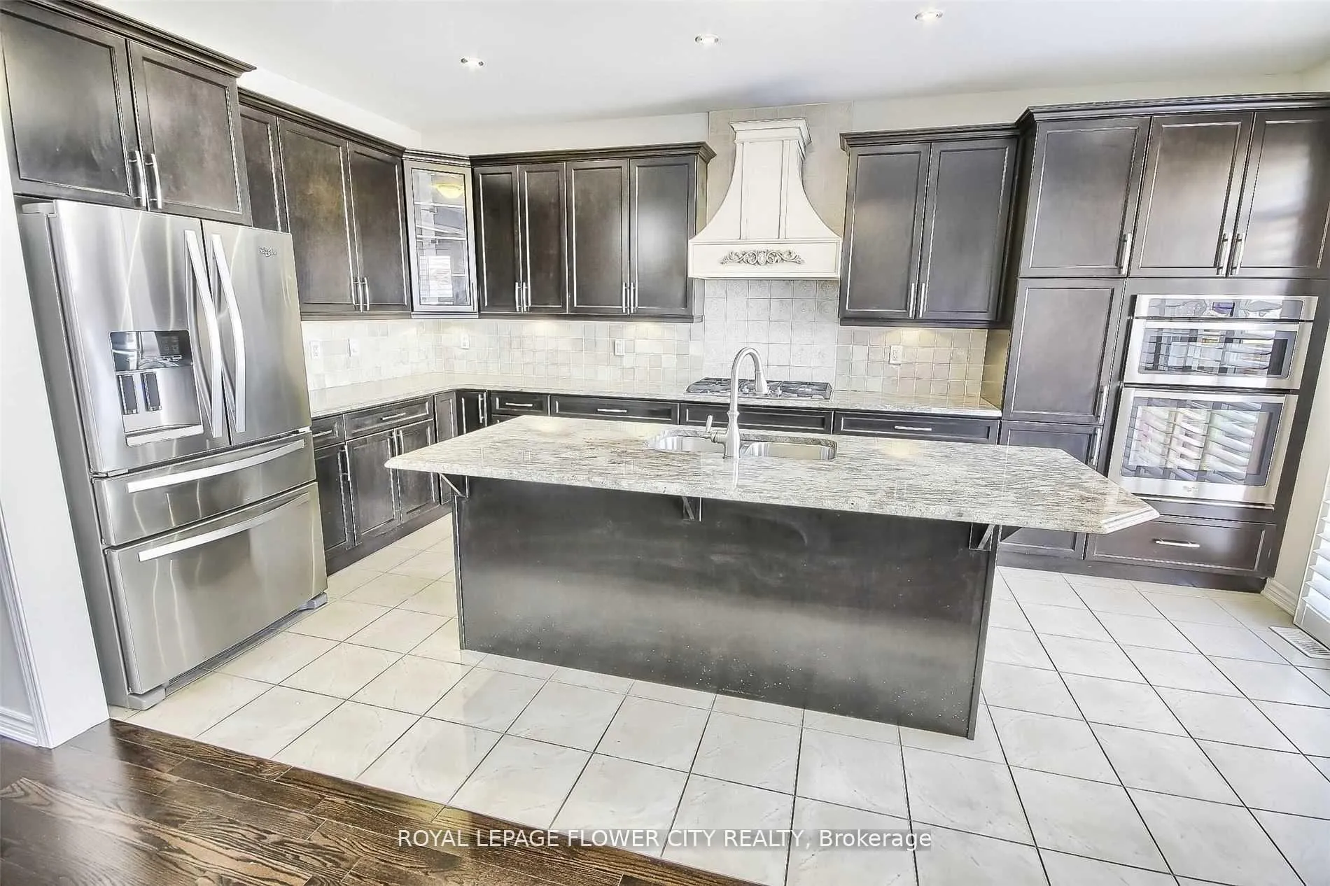 Photo 25 of 609 Gibson Crescent, Milton, Coates — HOMEH