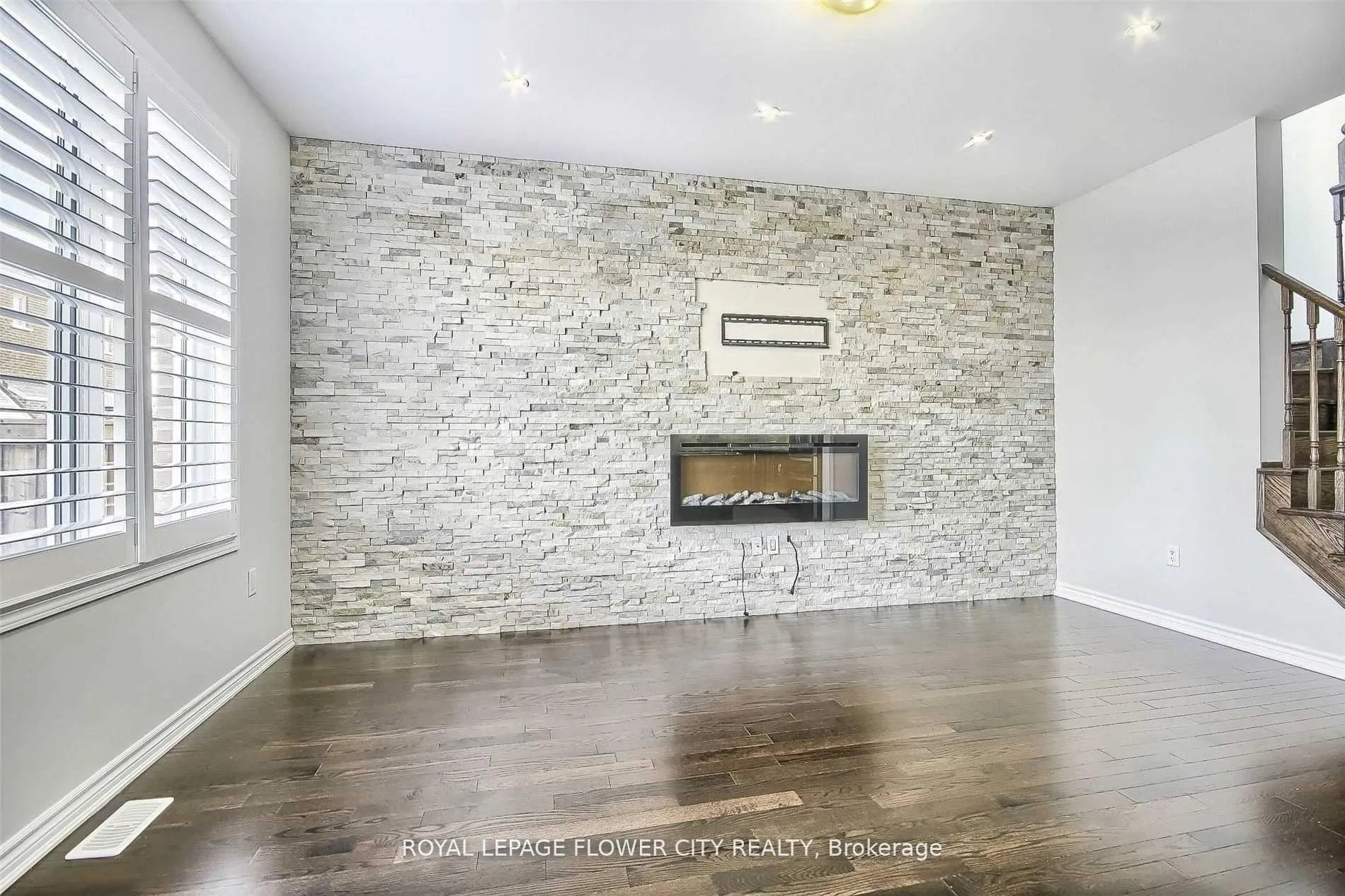Photo 29 of 609 Gibson Crescent, Milton, Coates — HOMEH