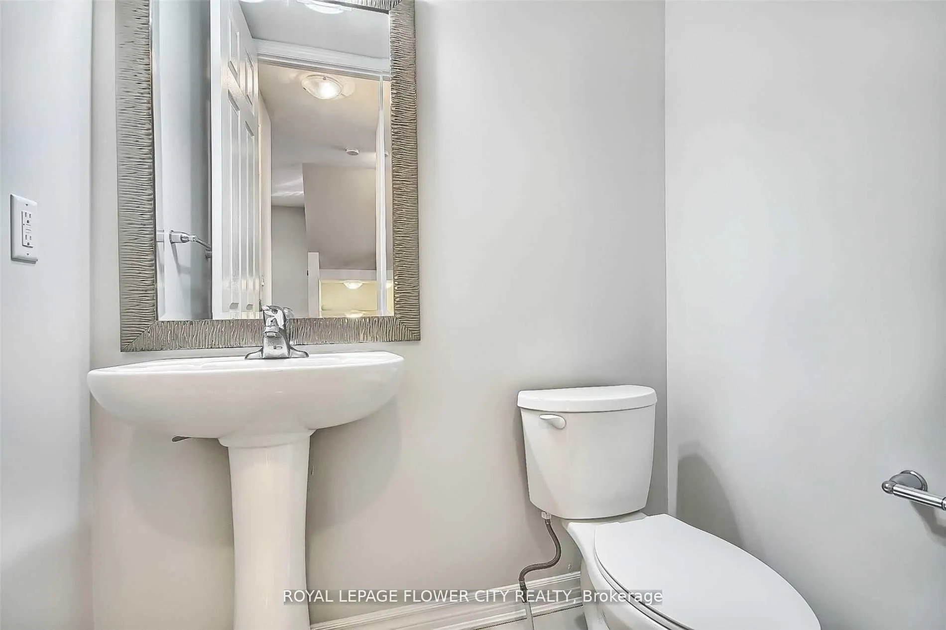 Photo 30 of 609 Gibson Crescent, Milton, Coates — HOMEH