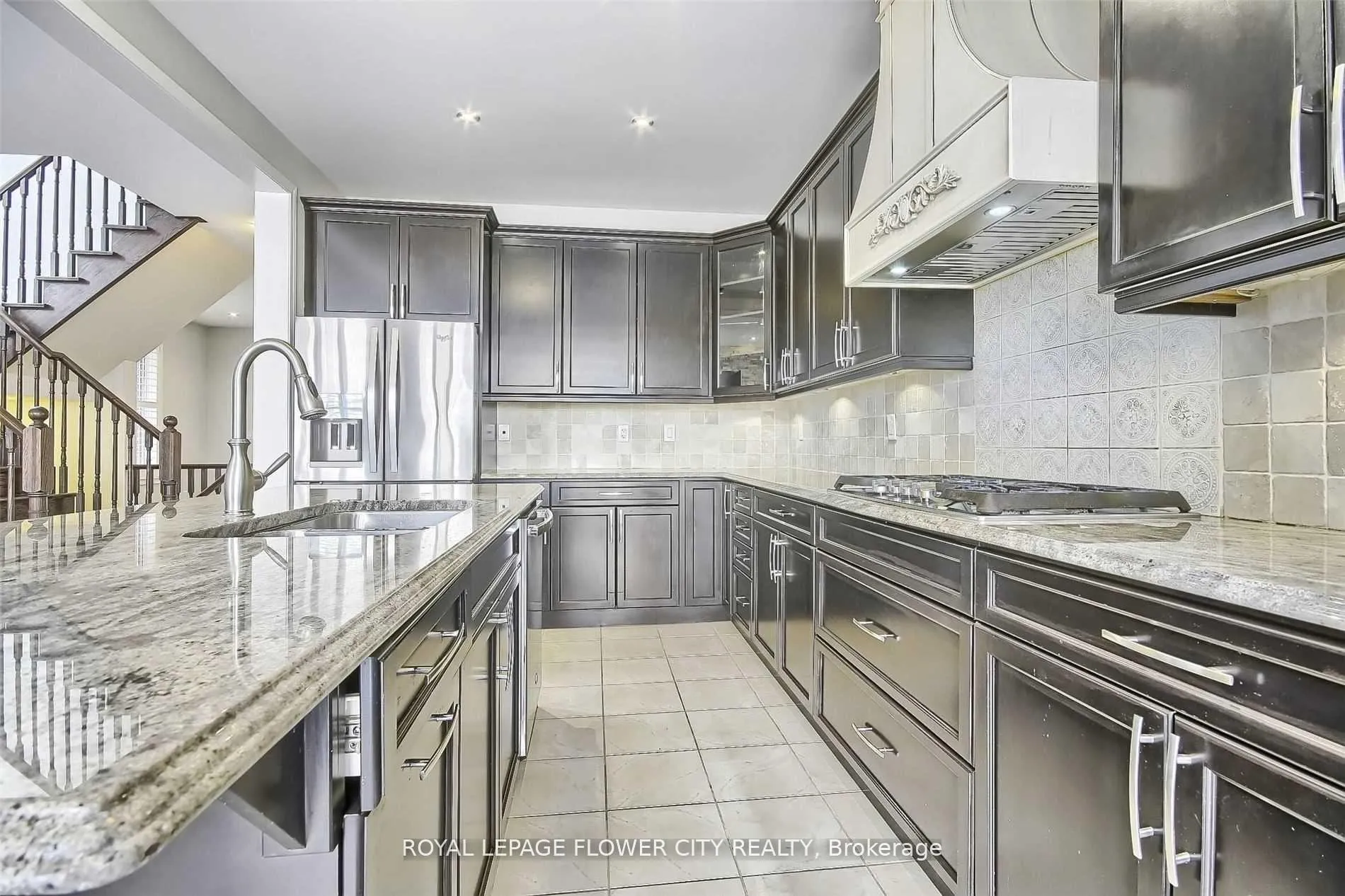 Photo 34 of 609 Gibson Crescent, Milton, Coates — HOMEH