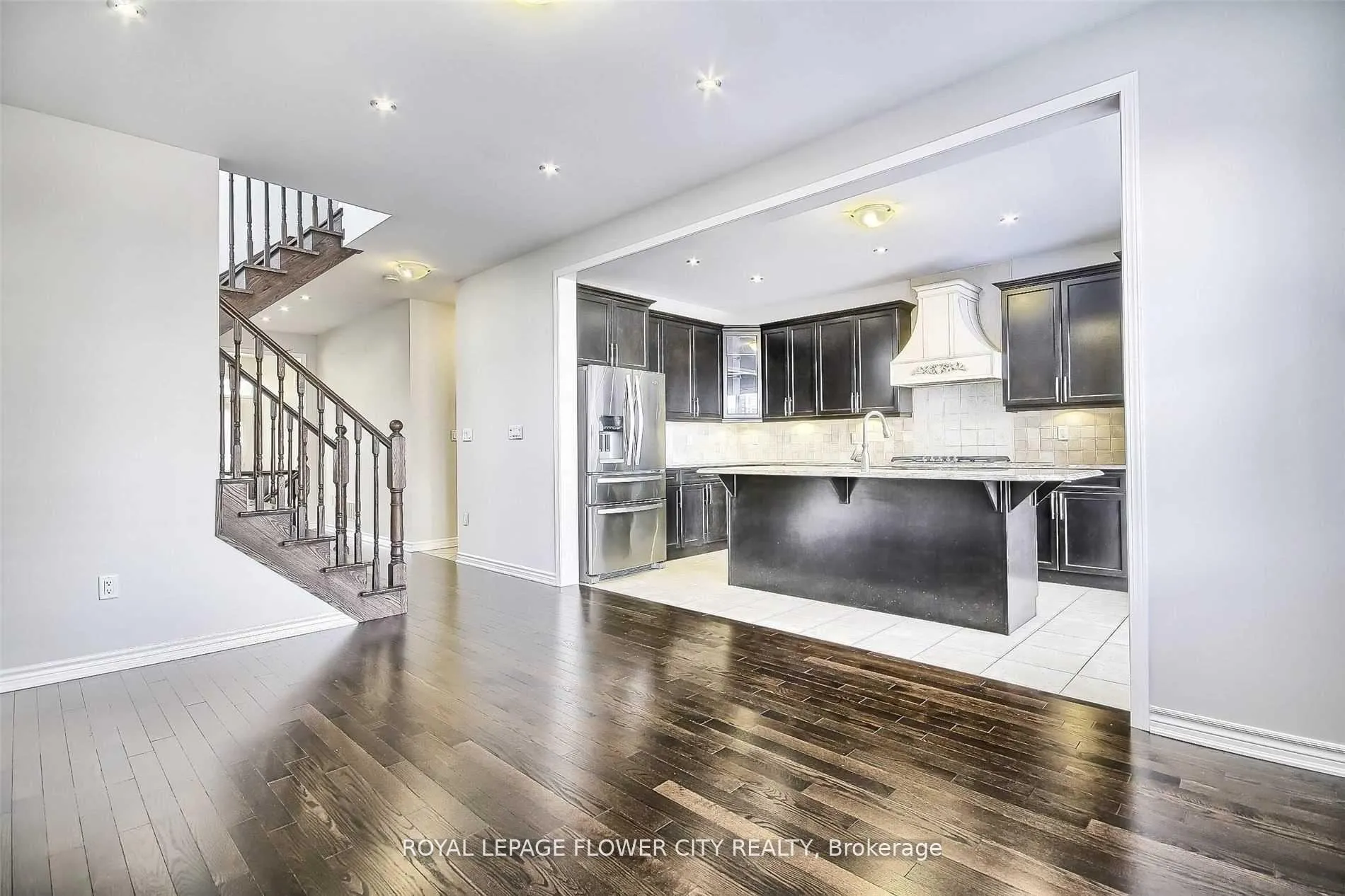 Photo 36 of 609 Gibson Crescent, Milton, Coates — HOMEH