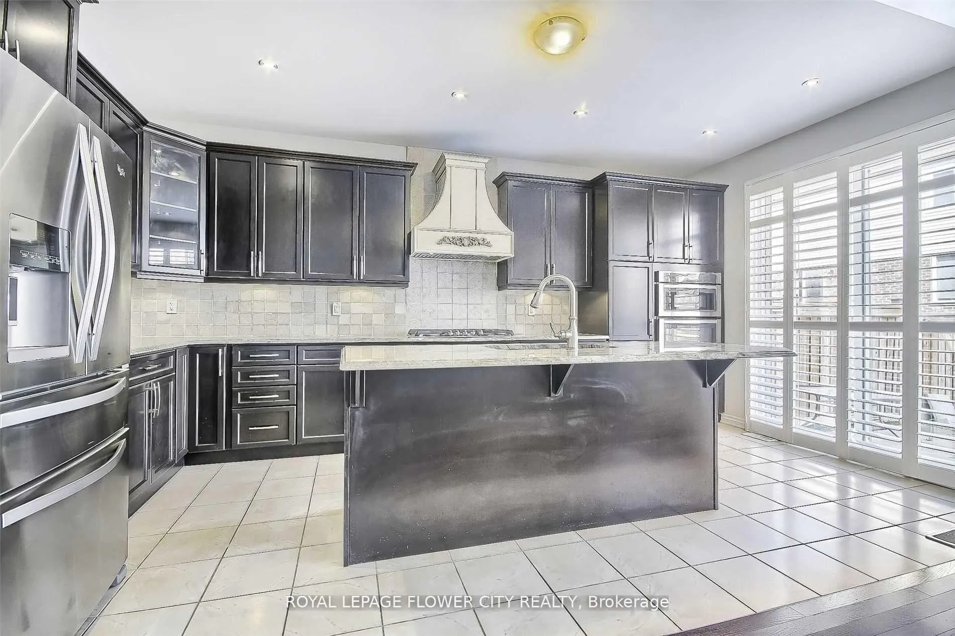 Photo 40 of 609 Gibson Crescent, Milton, Coates — HOMEH