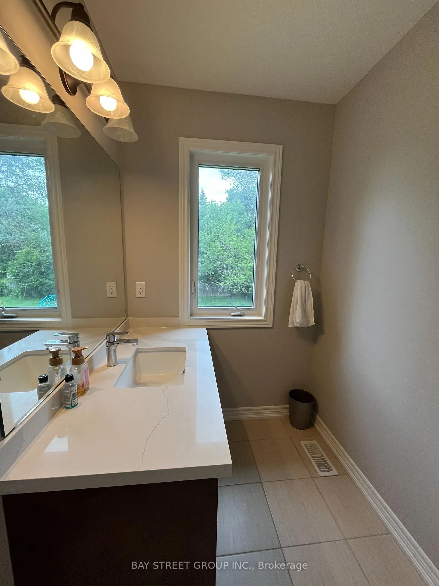 Photo 9 of 178 Bayview Avenue, Georgina, Keswick South — HOMEH