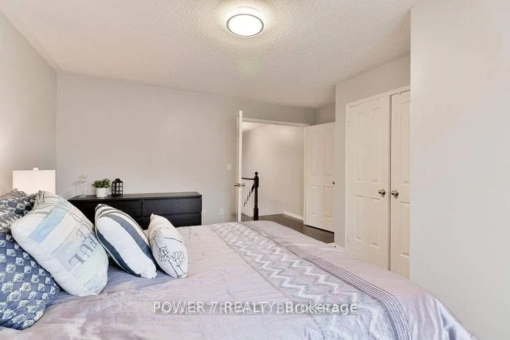 Photo 16 of 253 Bur Oak Avenue, Markham, Berczy — HOMEH