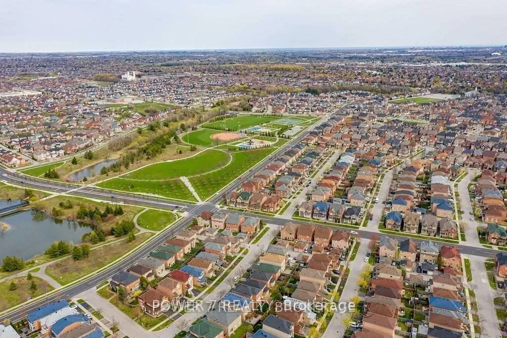 Photo 33 of 253 Bur Oak Avenue, Markham, Berczy — HOMEH