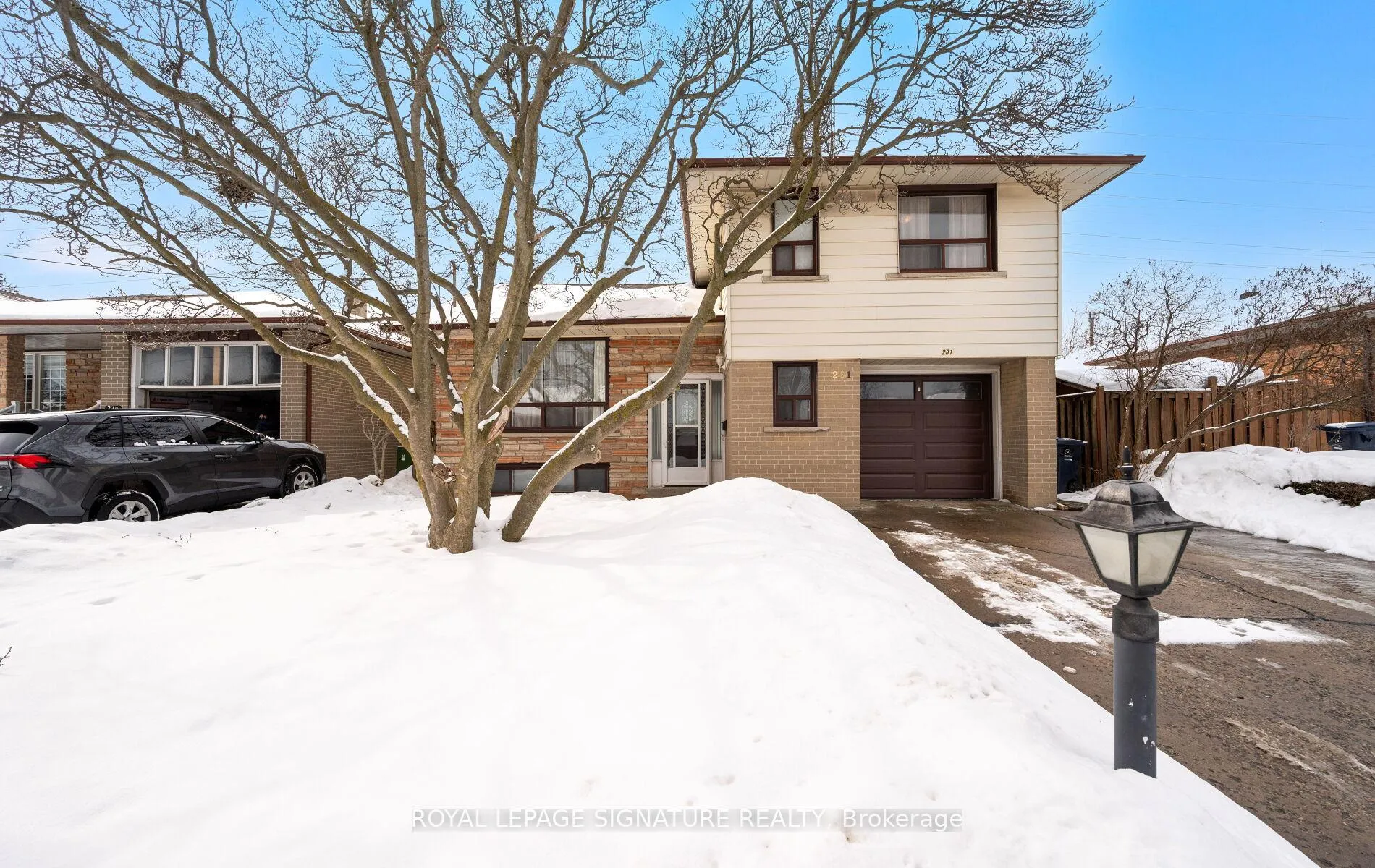 Photo 2 of 281 Jeffcoat Drive, Etobicoke, West Humber-Clairville — HOMEH