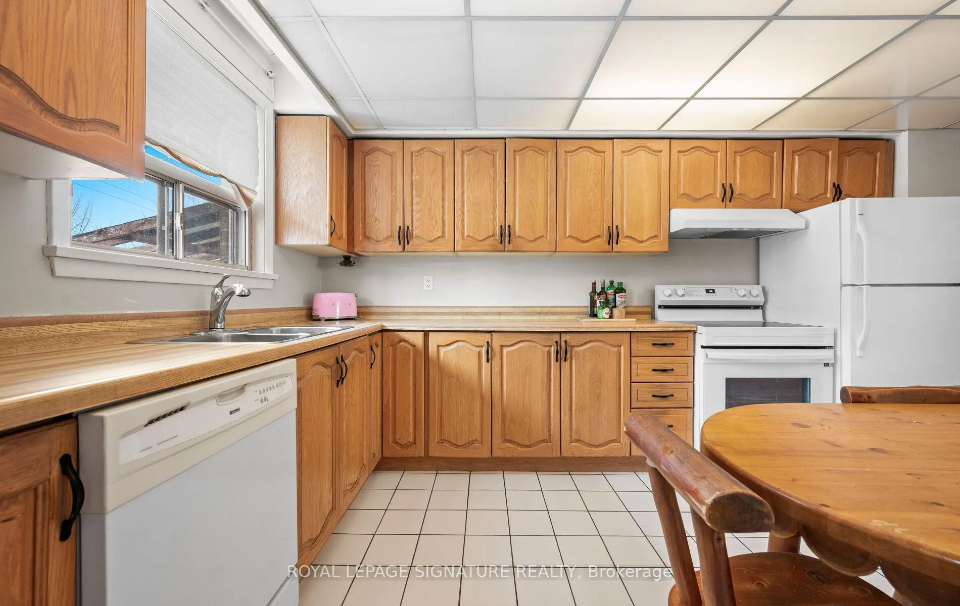 Photo 9 of 281 Jeffcoat Drive, Etobicoke, West Humber-Clairville — HOMEH