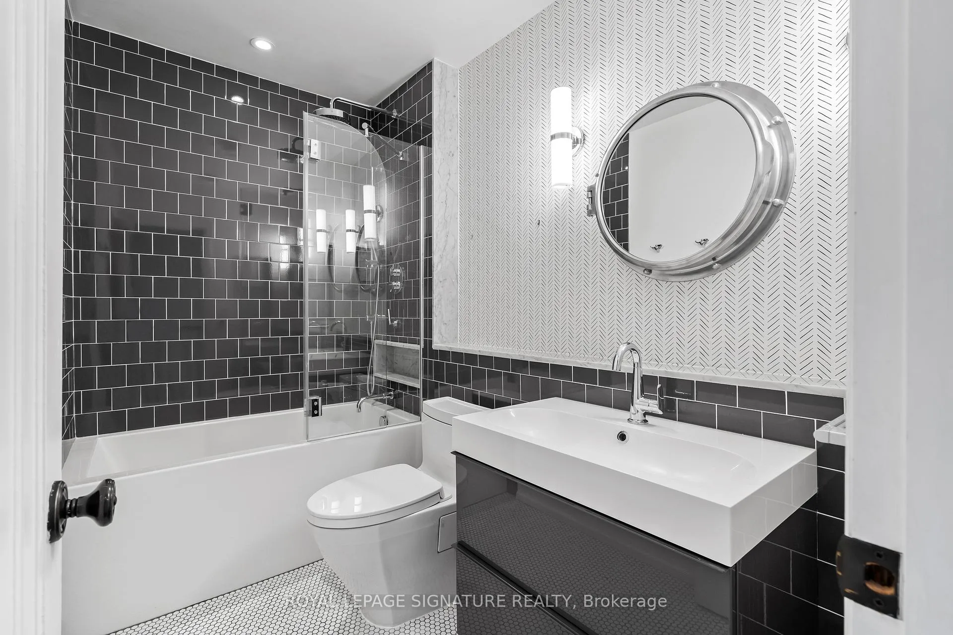 Photo 20 of 26 Buckingham Avenue, Toronto, Lawrence Park South — HOMEH