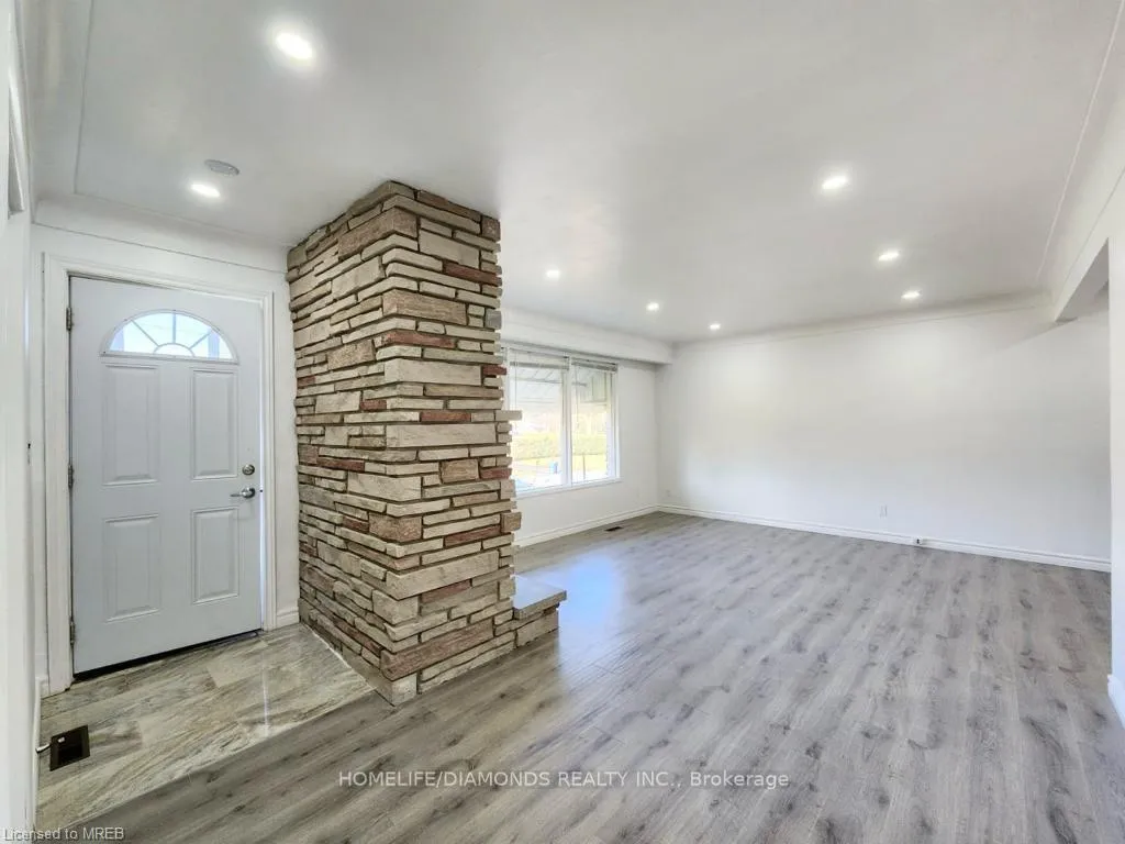 Photo 2 of 28 Marmac Drive, St. Catharines, Burleigh Hill — HOMEH