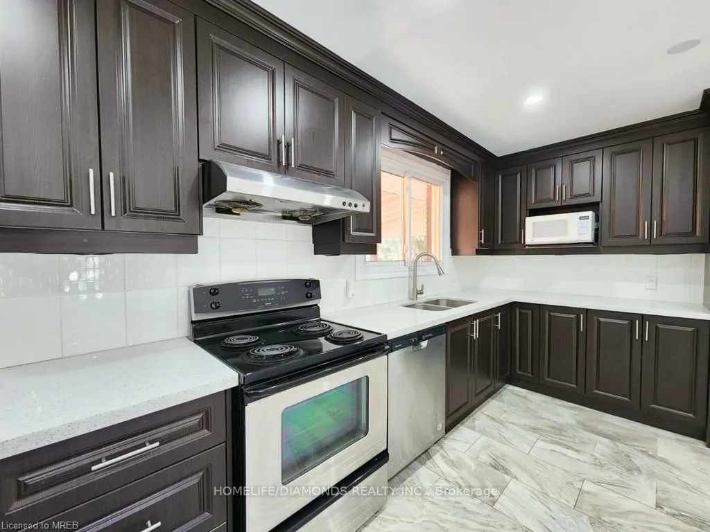 Photo 6 of 28 Marmac Drive, St. Catharines, Burleigh Hill — HOMEH