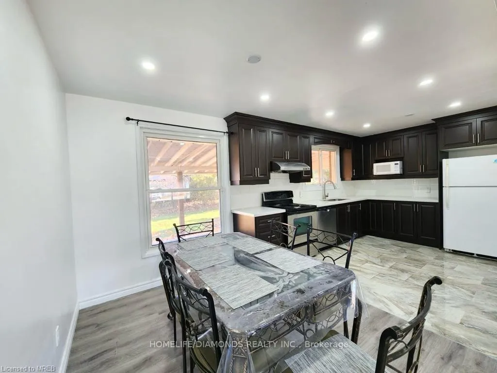 Photo 7 of 28 Marmac Drive, St. Catharines, Burleigh Hill — HOMEH