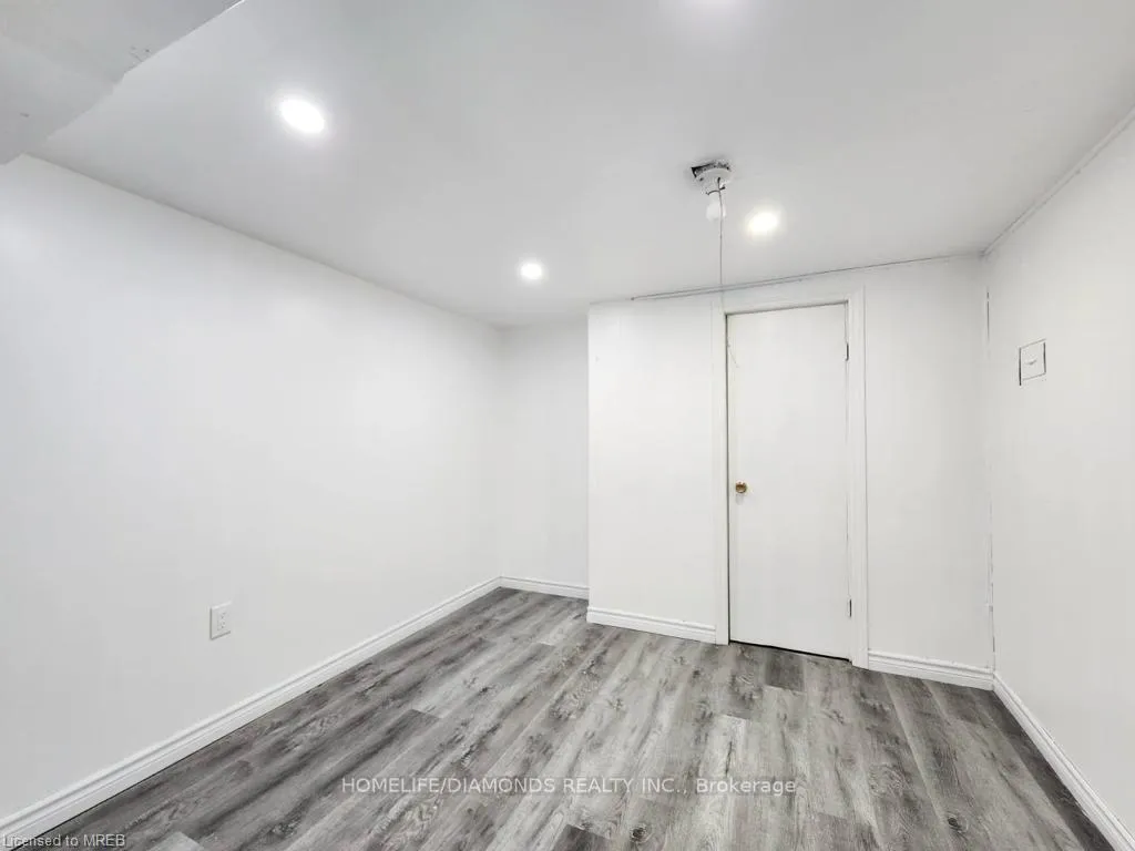 Photo 13 of 28 Marmac Drive, St. Catharines, Burleigh Hill — HOMEH