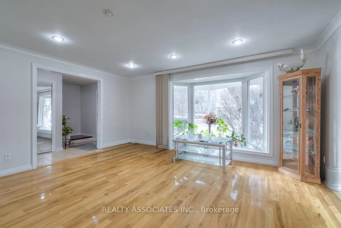 Photo 5 of 161 Highland Park Boulevard, Markham, Grandview — HOMEH