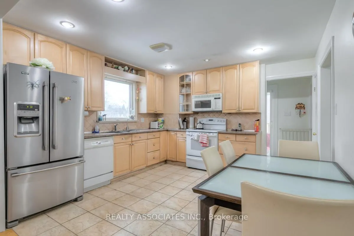 Photo 7 of 161 Highland Park Boulevard, Markham, Grandview — HOMEH