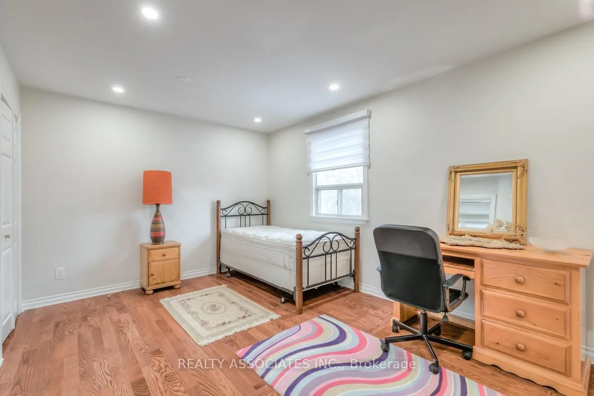 Photo 12 of 161 Highland Park Boulevard, Markham, Grandview — HOMEH