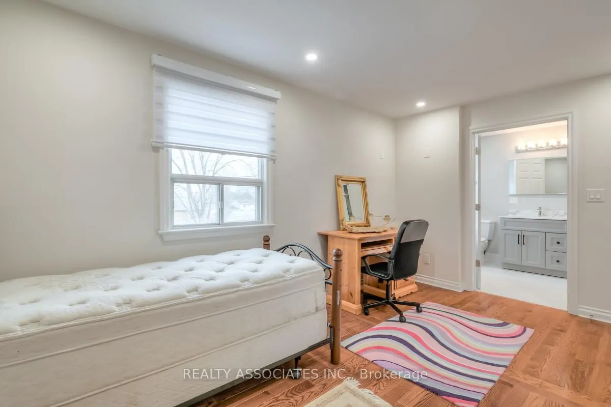 Photo 13 of 161 Highland Park Boulevard, Markham, Grandview — HOMEH