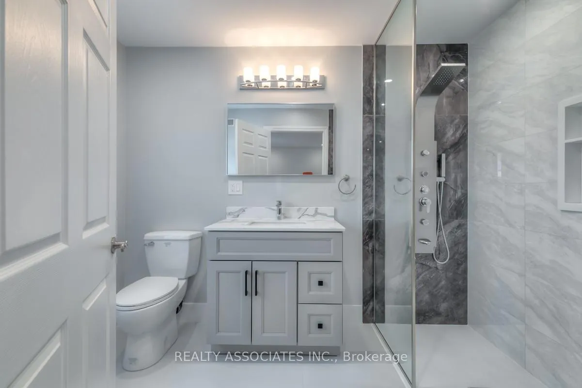 Photo 14 of 161 Highland Park Boulevard, Markham, Grandview — HOMEH
