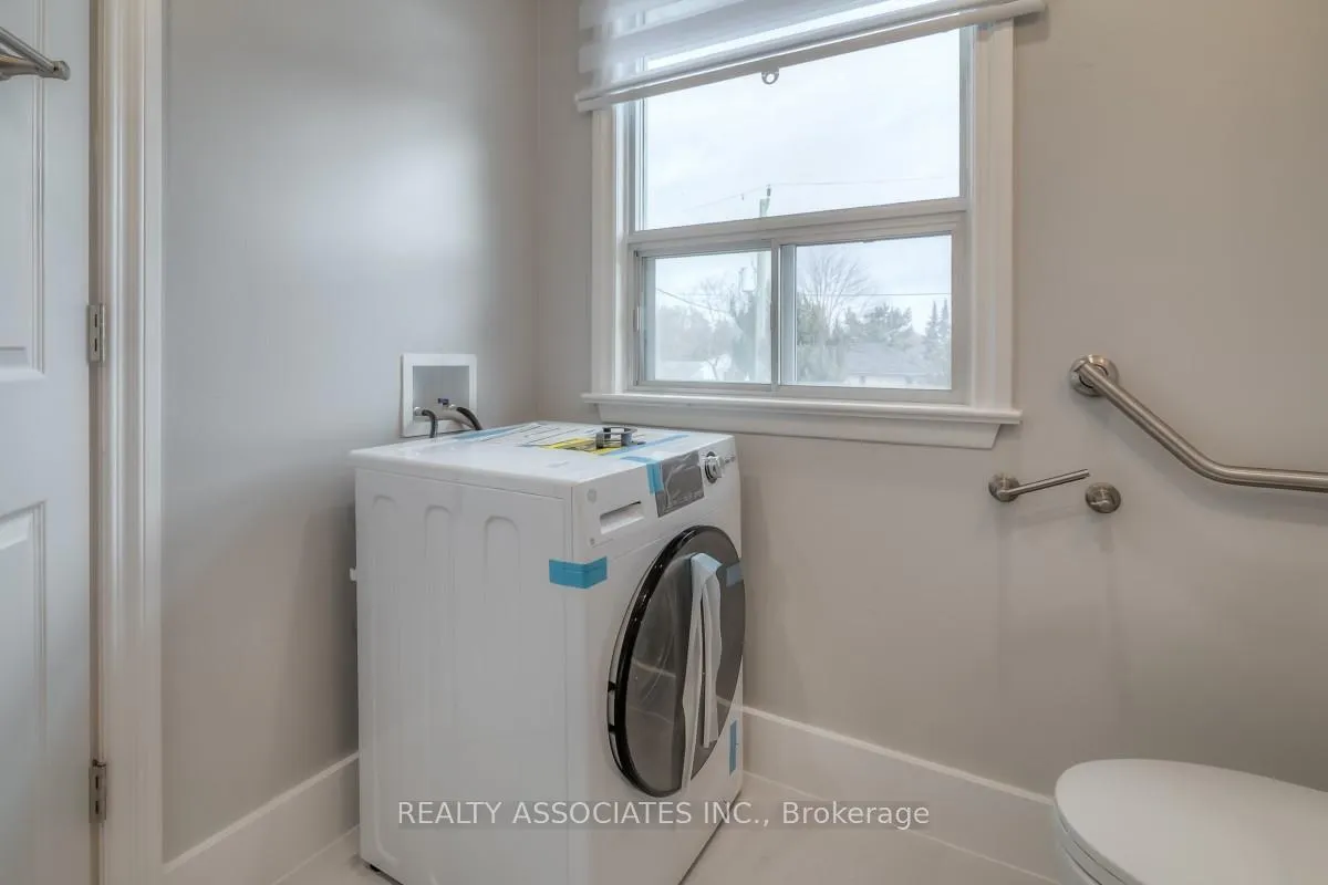 Photo 15 of 161 Highland Park Boulevard, Markham, Grandview — HOMEH