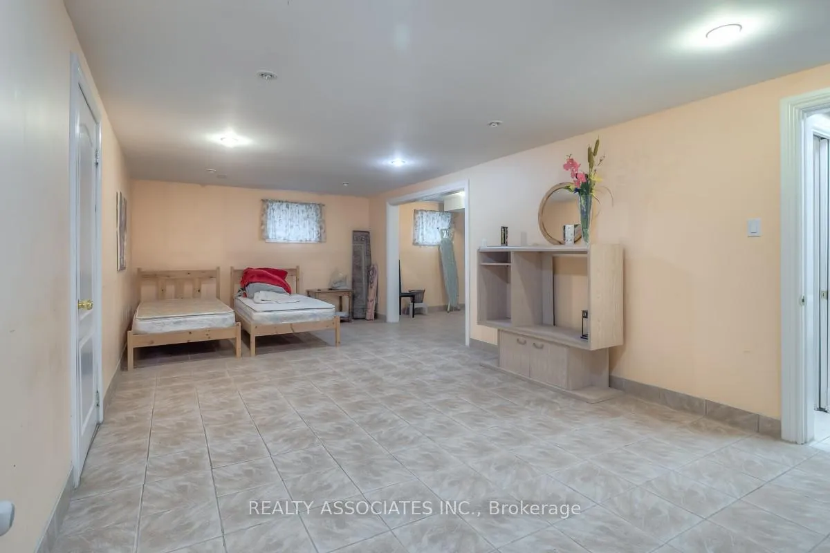Photo 21 of 161 Highland Park Boulevard, Markham, Grandview — HOMEH