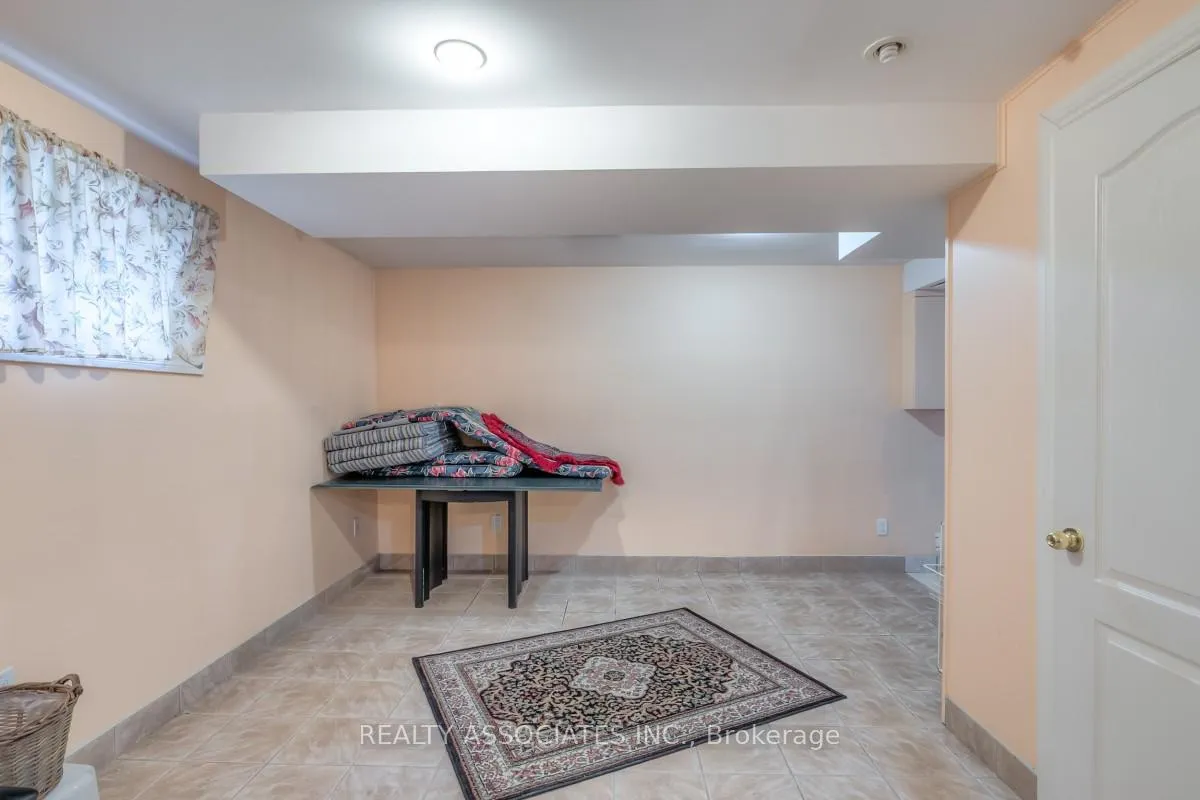 Photo 22 of 161 Highland Park Boulevard, Markham, Grandview — HOMEH