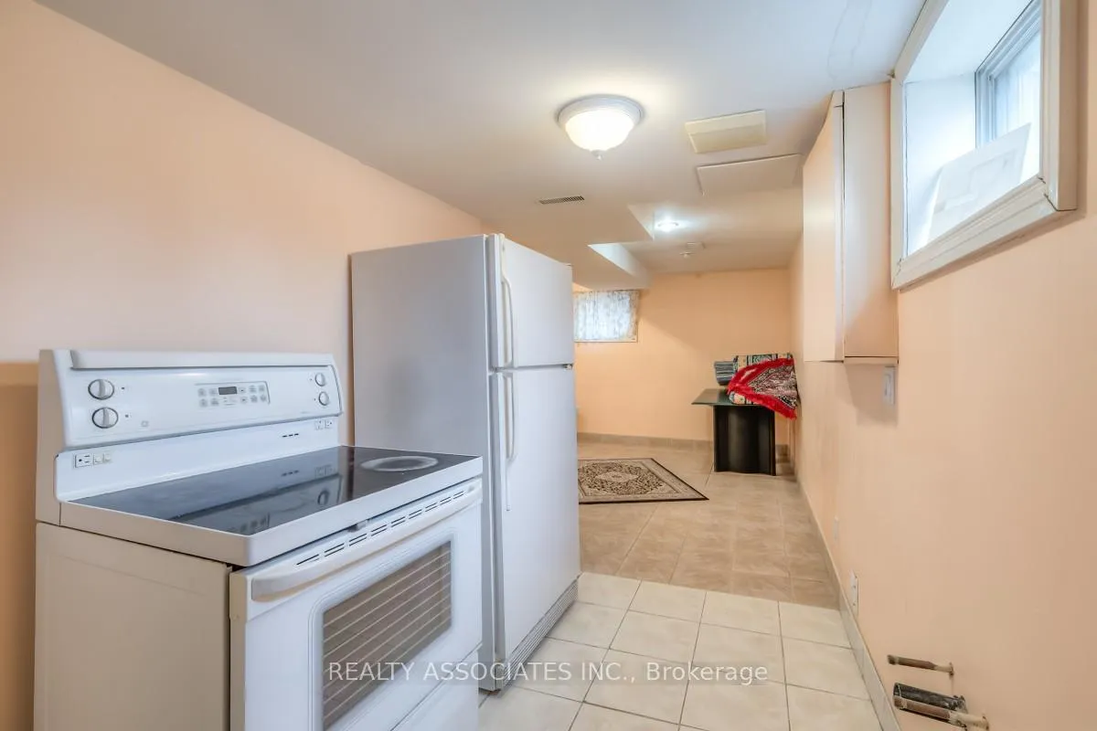 Photo 23 of 161 Highland Park Boulevard, Markham, Grandview — HOMEH