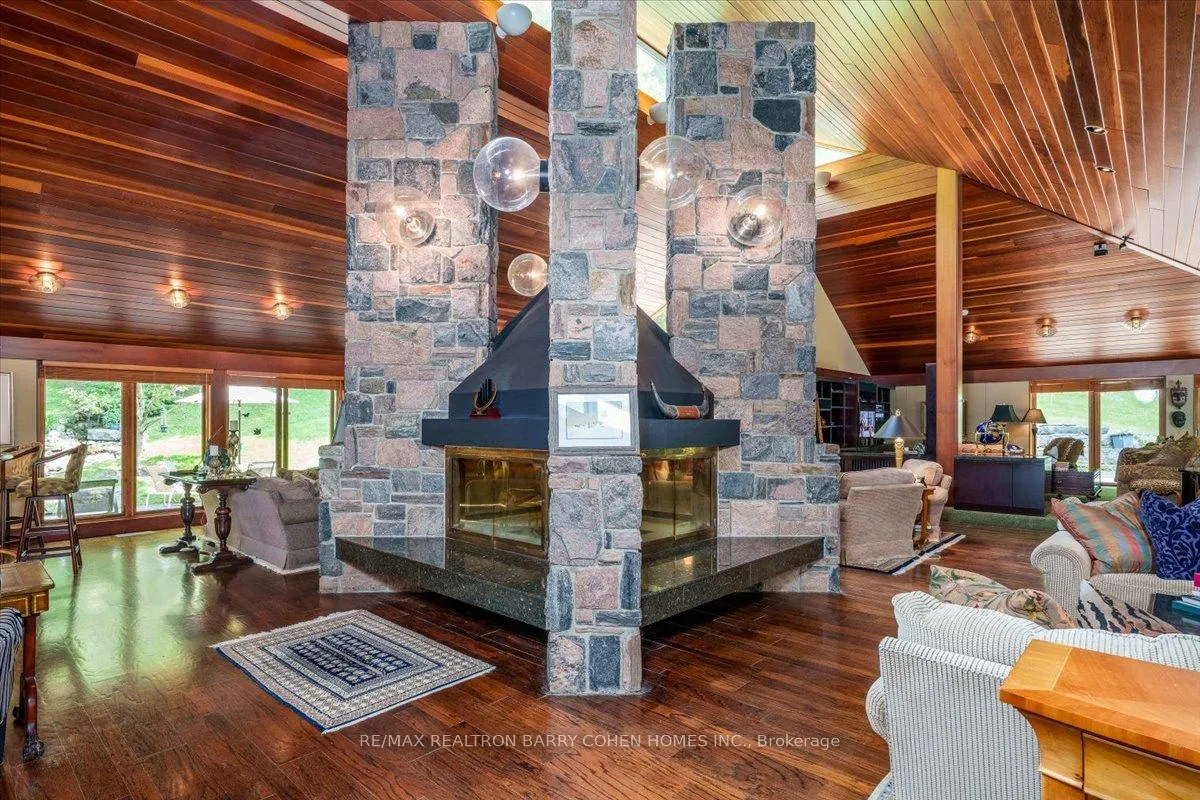 Photo 24 of 20 Woodsend Crescent, Aurora, Aurora Estates — HOMEH