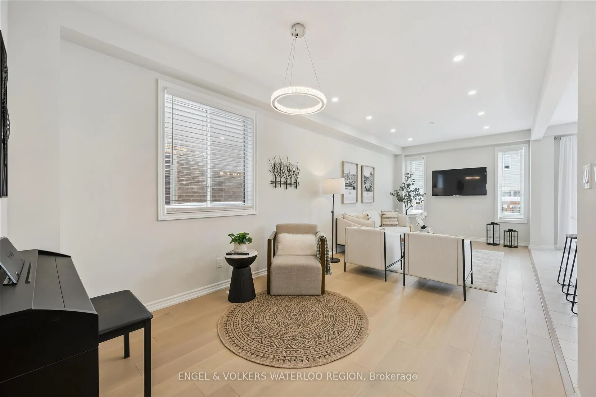 Photo 7 of 108 Steeplechase Way, Waterloo — HOMEH