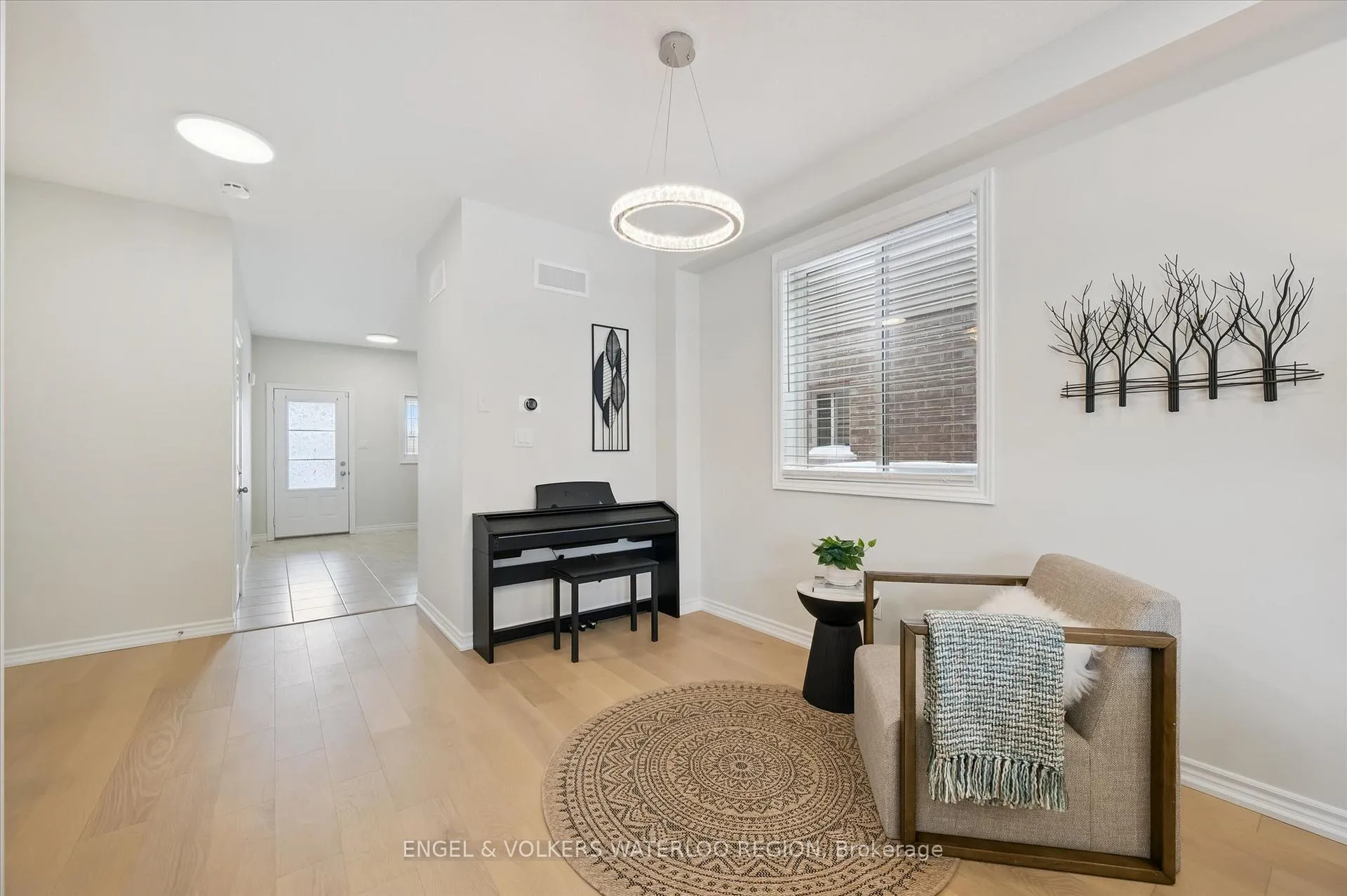 Photo 8 of 108 Steeplechase Way, Waterloo — HOMEH