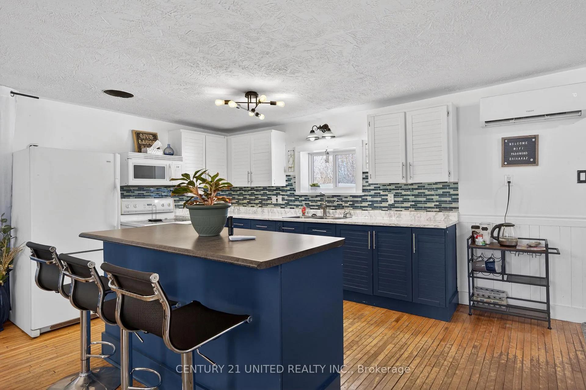 Photo 9 of 17224 Highway 62, Madoc — HOMEH