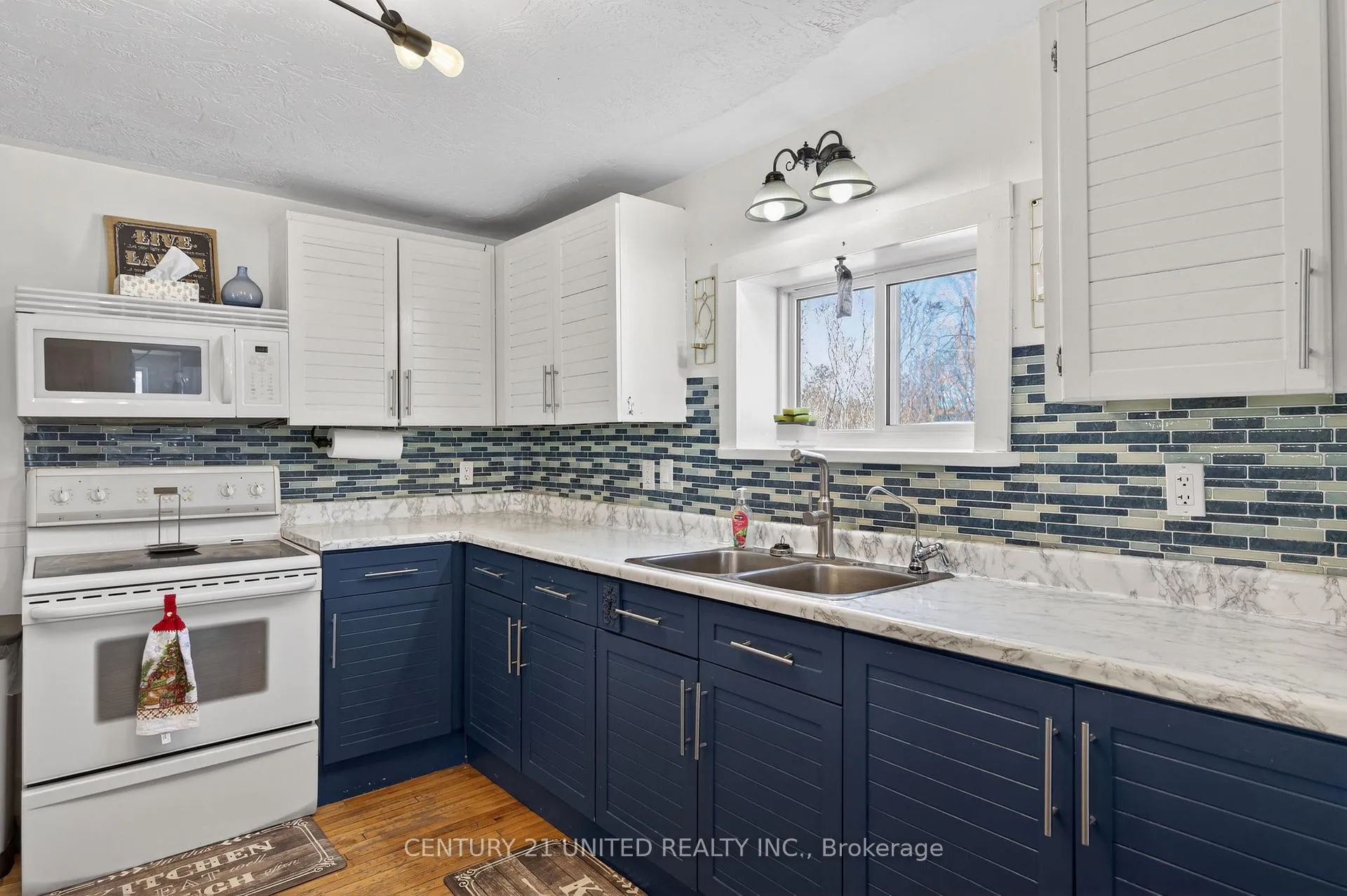 Photo 10 of 17224 Highway 62, Madoc — HOMEH