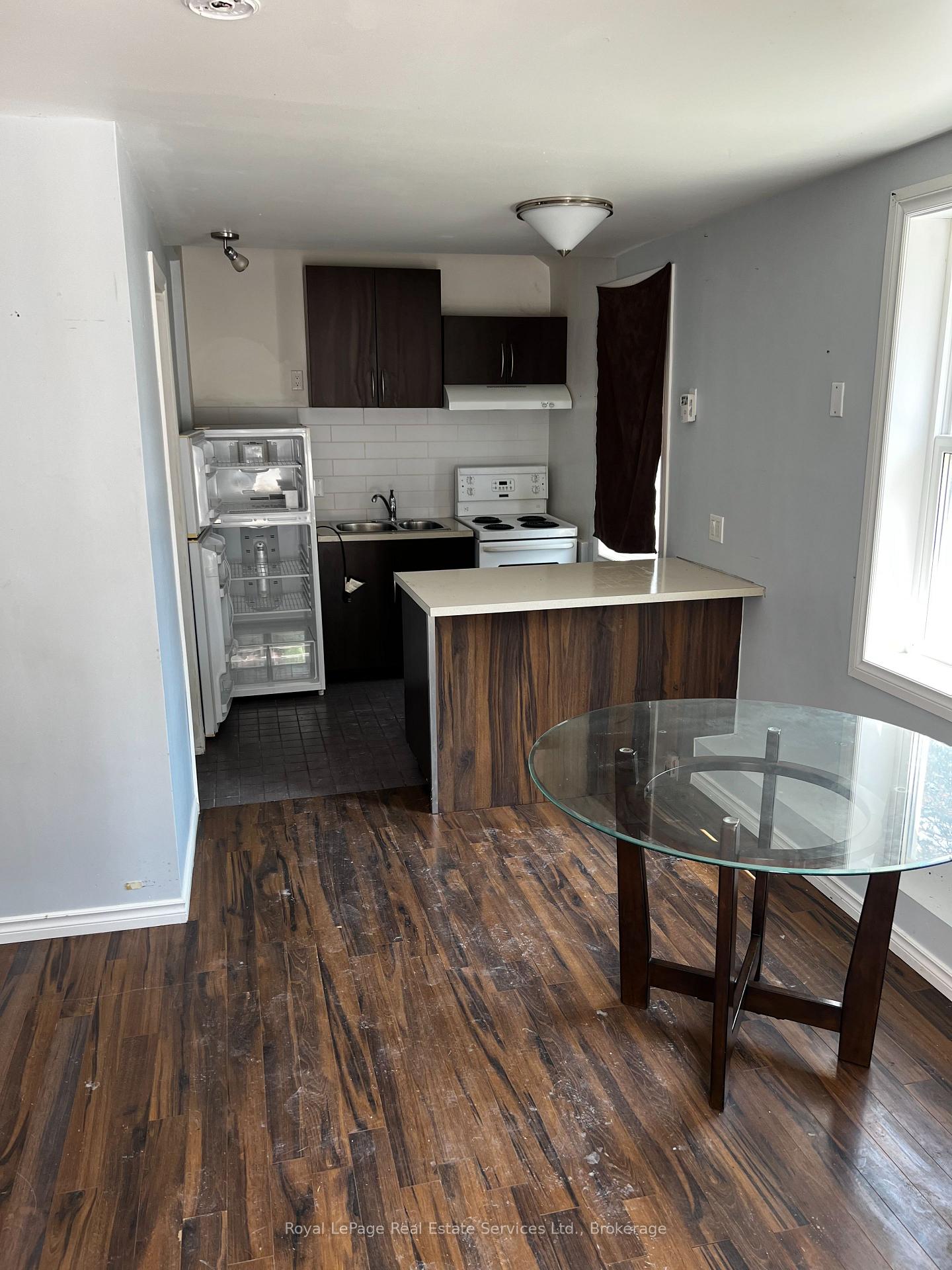 Photo 4 of Unit 6, 29 Queen Street, Innisfil, Cookstown — HOMEH