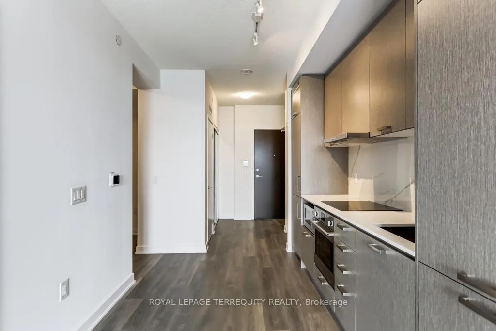 Photo 9 of Unit 607, 38 Honeycrisp Crescent, Vaughan, Vaughan Corporate Centre — HOMEH