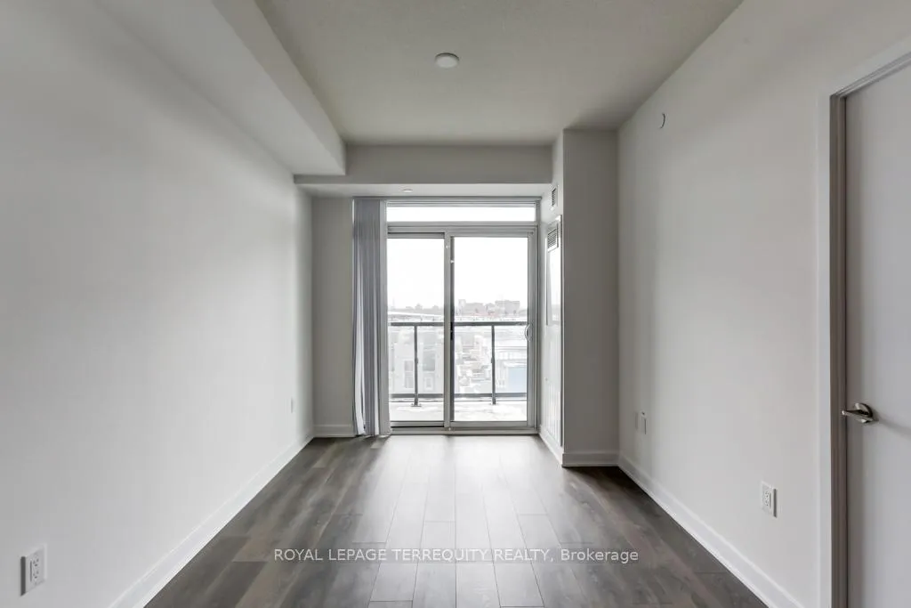Photo 11 of Unit 607, 38 Honeycrisp Crescent, Vaughan, Vaughan Corporate Centre — HOMEH