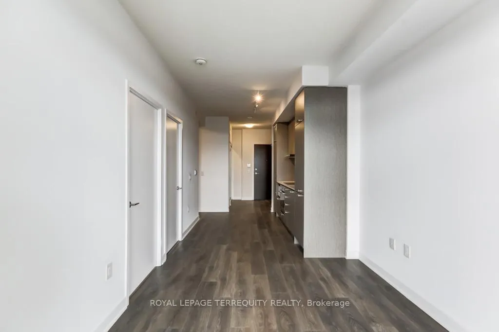 Photo 13 of Unit 607, 38 Honeycrisp Crescent, Vaughan, Vaughan Corporate Centre — HOMEH
