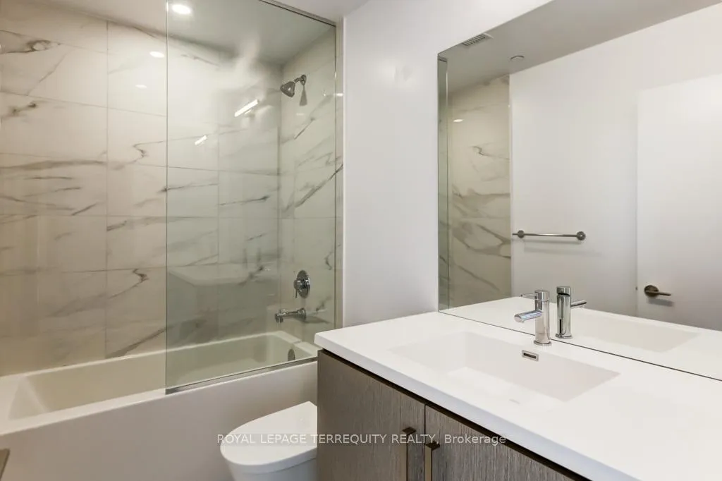 Photo 18 of Unit 607, 38 Honeycrisp Crescent, Vaughan, Vaughan Corporate Centre — HOMEH