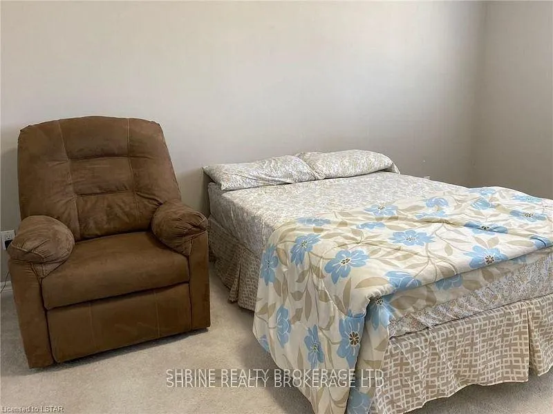 Photo 11 of 1157 Medway Park Drive, London, North S — HOMEH