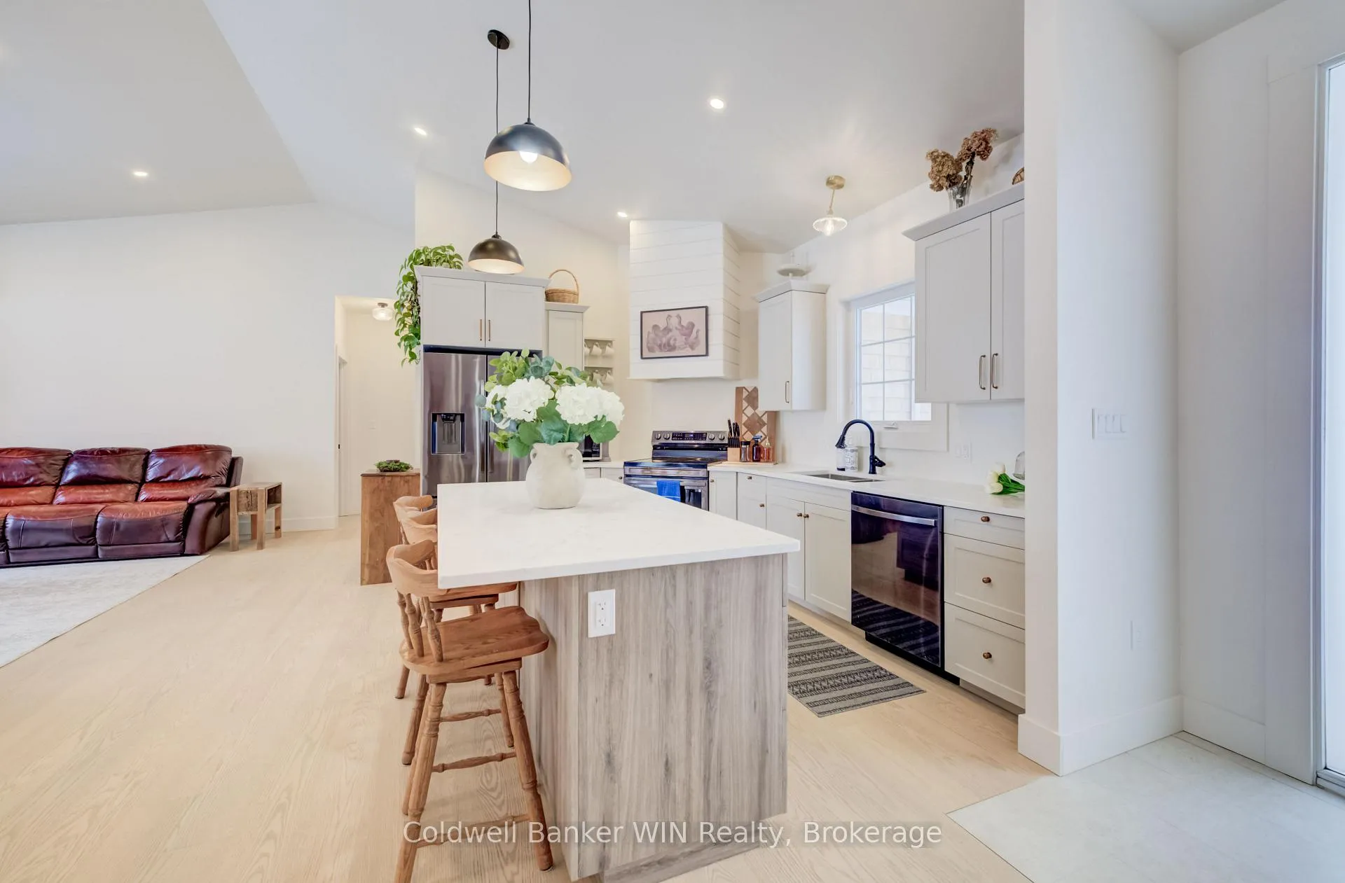 Photo 8 of 224235 Southgate Road 22, Southgate — HOMEH