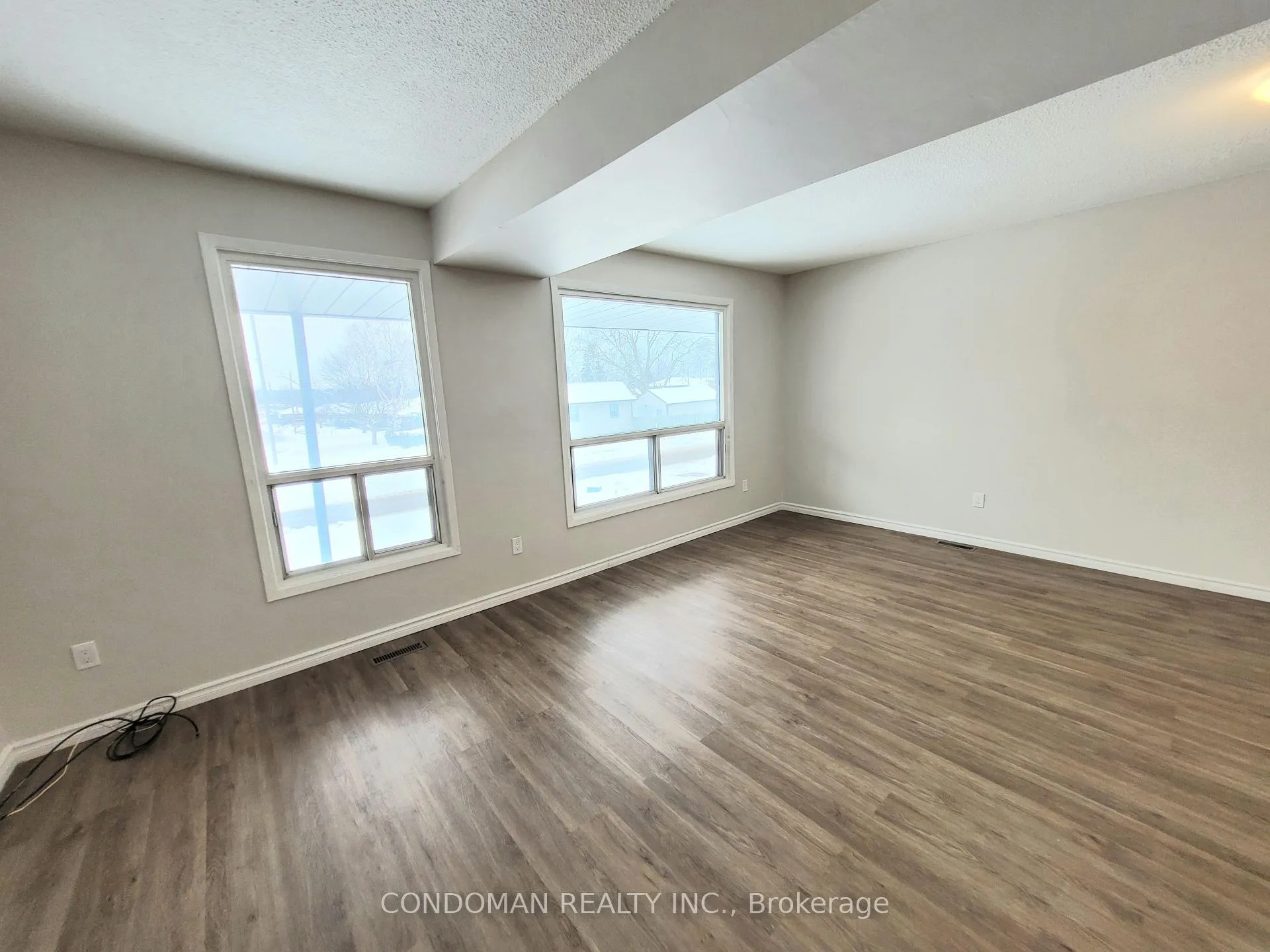 Photo 1 of Unit 6, 477 Dean Avenue, Oshawa, Central — HOMEH