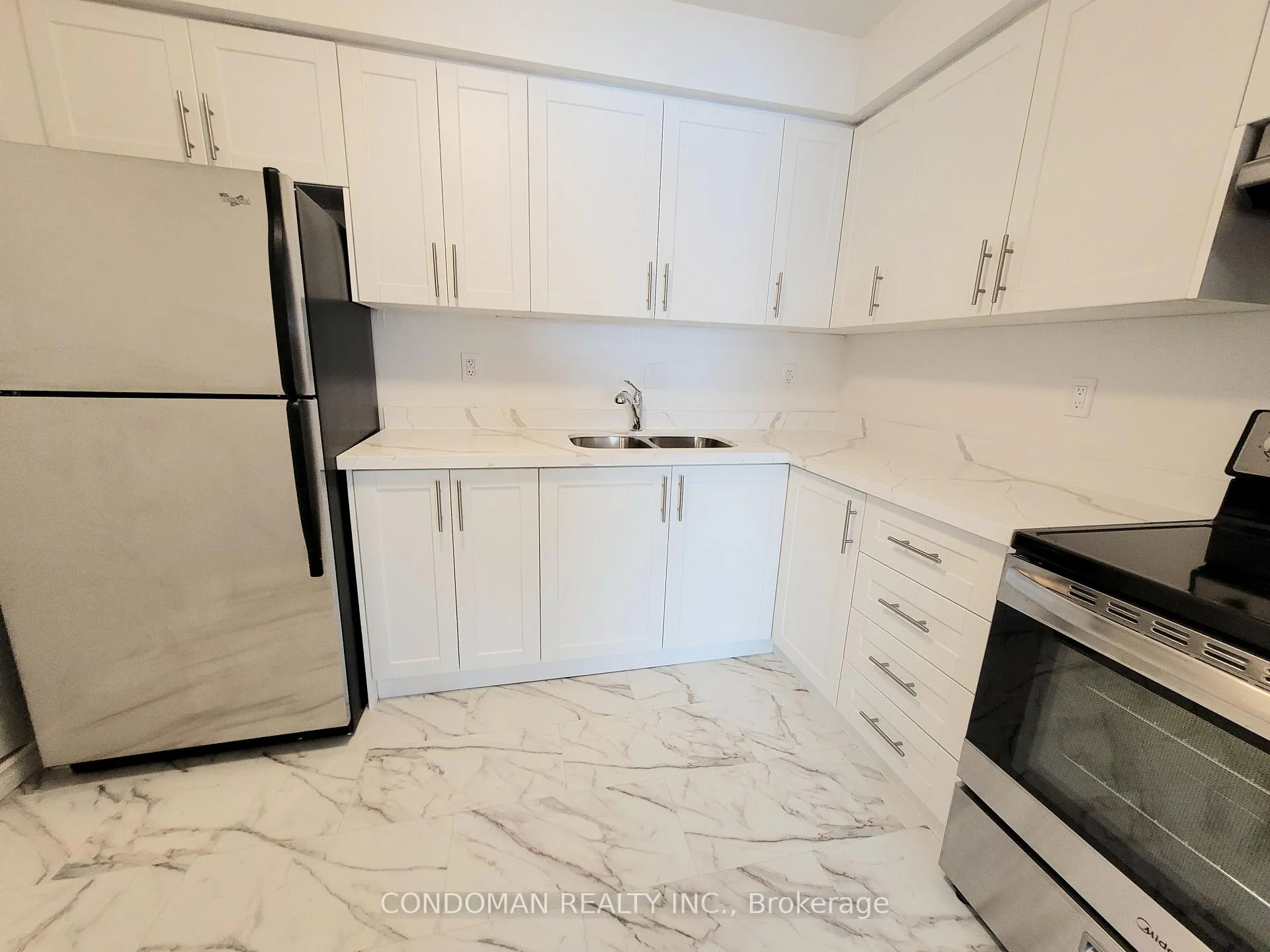 Photo 4 of Unit 6, 477 Dean Avenue, Oshawa, Central — HOMEH