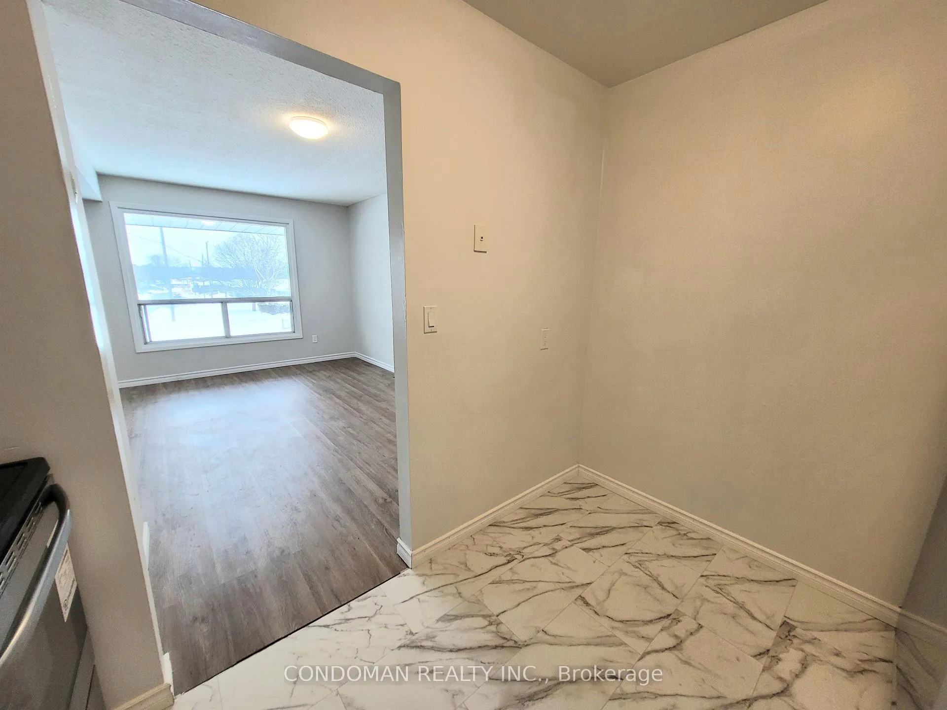 Photo 5 of Unit 6, 477 Dean Avenue, Oshawa, Central — HOMEH