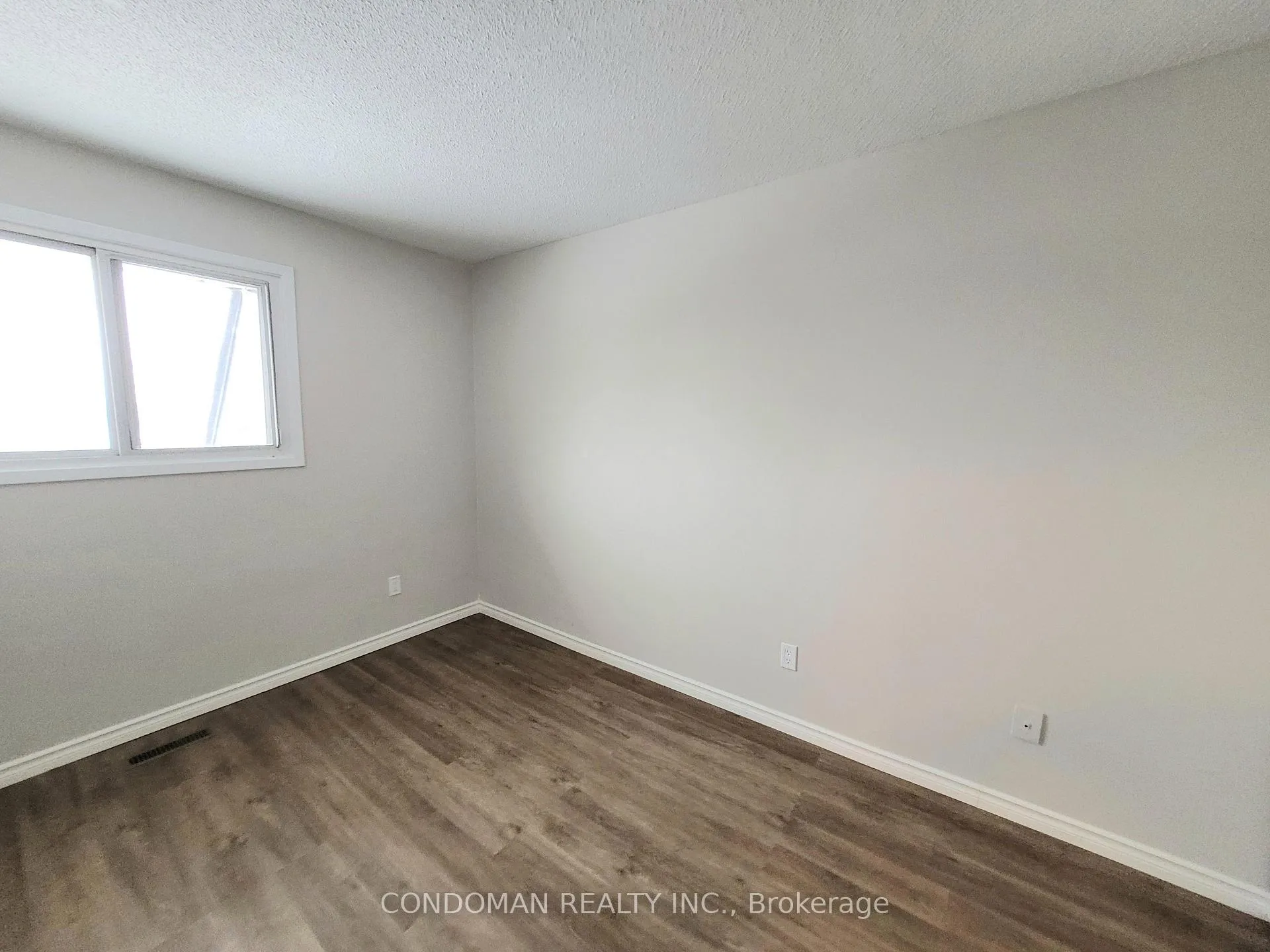 Photo 7 of Unit 6, 477 Dean Avenue, Oshawa, Central — HOMEH