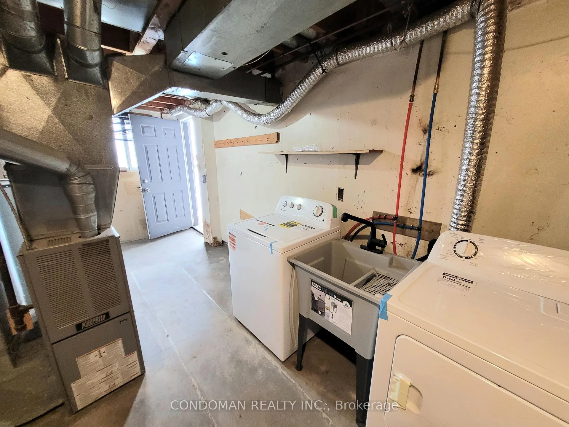 Photo 14 of Unit 6, 477 Dean Avenue, Oshawa, Central — HOMEH