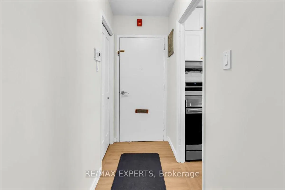 Photo 4 of Unit 101, 16 William Street, Caledon, Bolton West — HOMEH