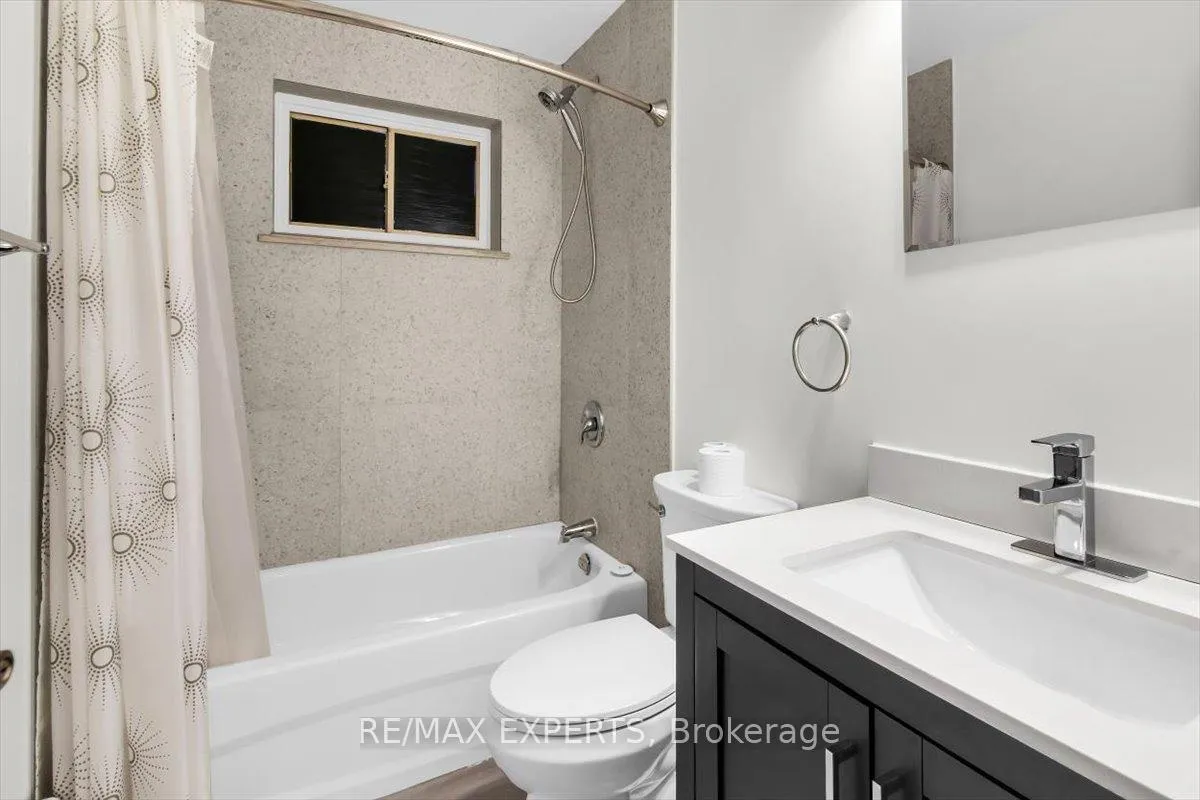 Photo 19 of Unit 101, 16 William Street, Caledon, Bolton West — HOMEH