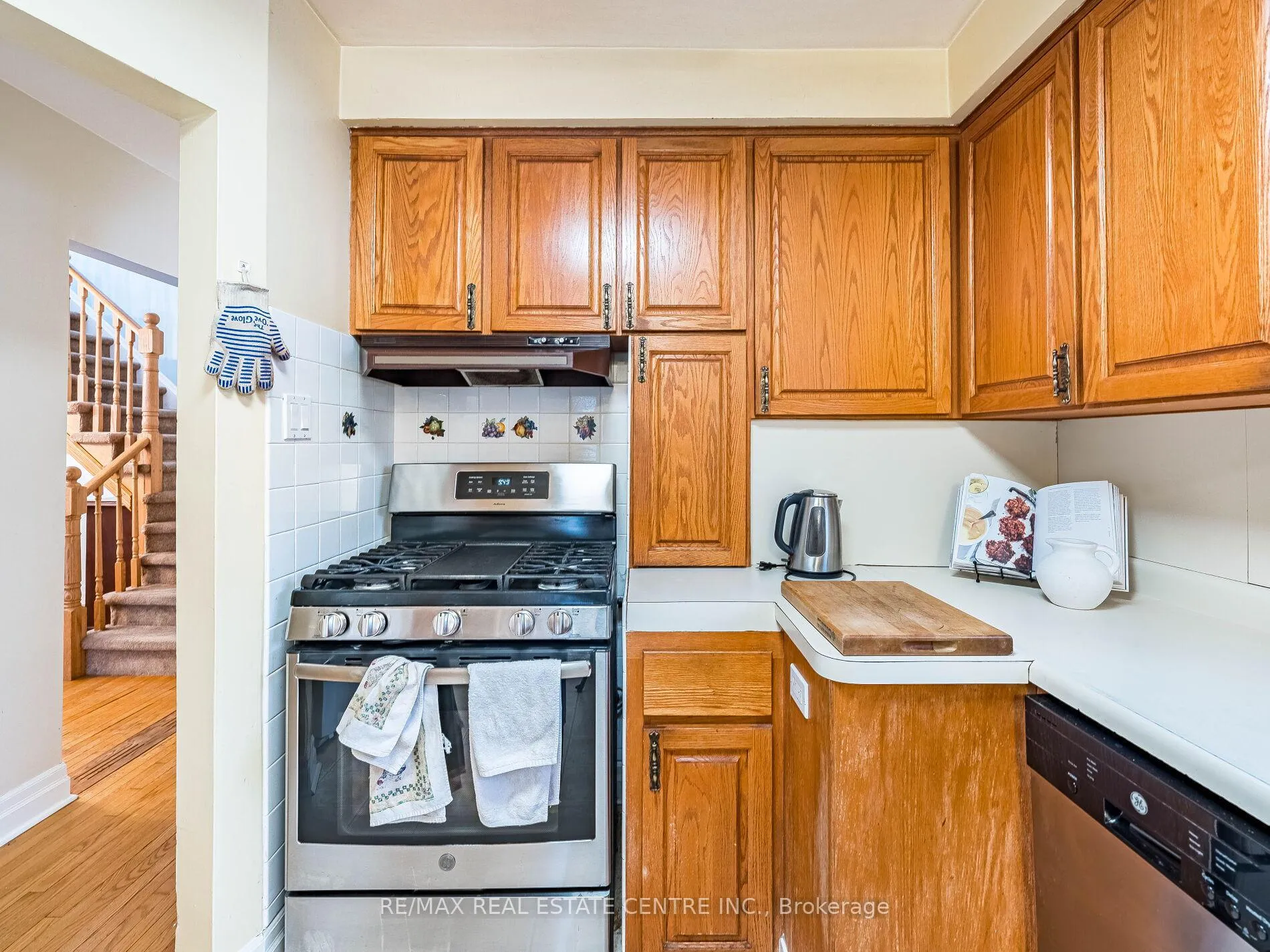 Photo 17 of 34 Waterfield Drive, Scarborough, Bendale — HOMEH