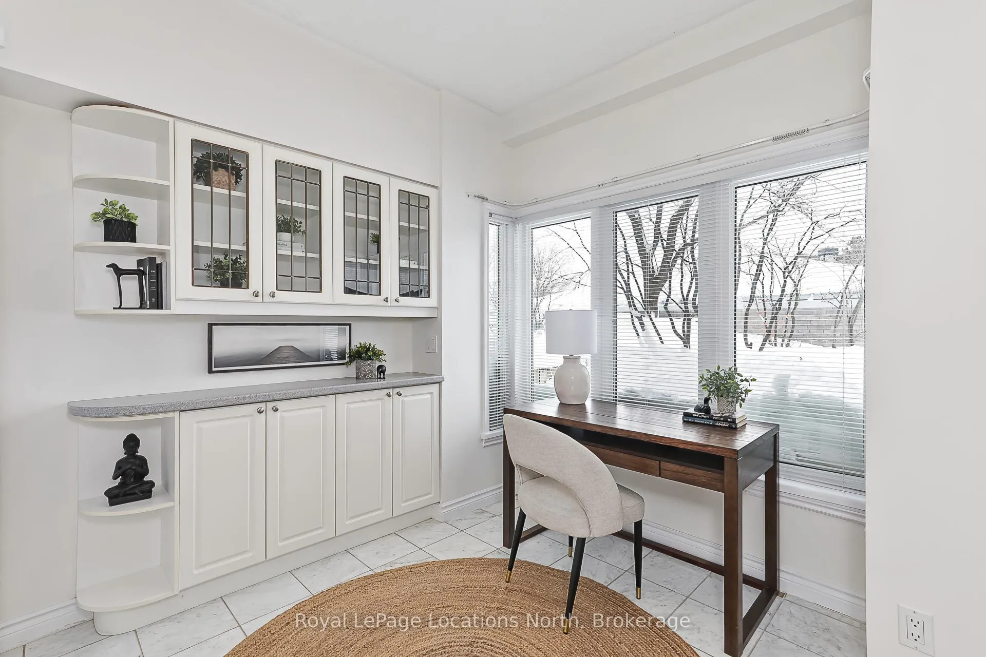 Photo 4 of 864 Suncrest Circle, Collingwood — HOMEH