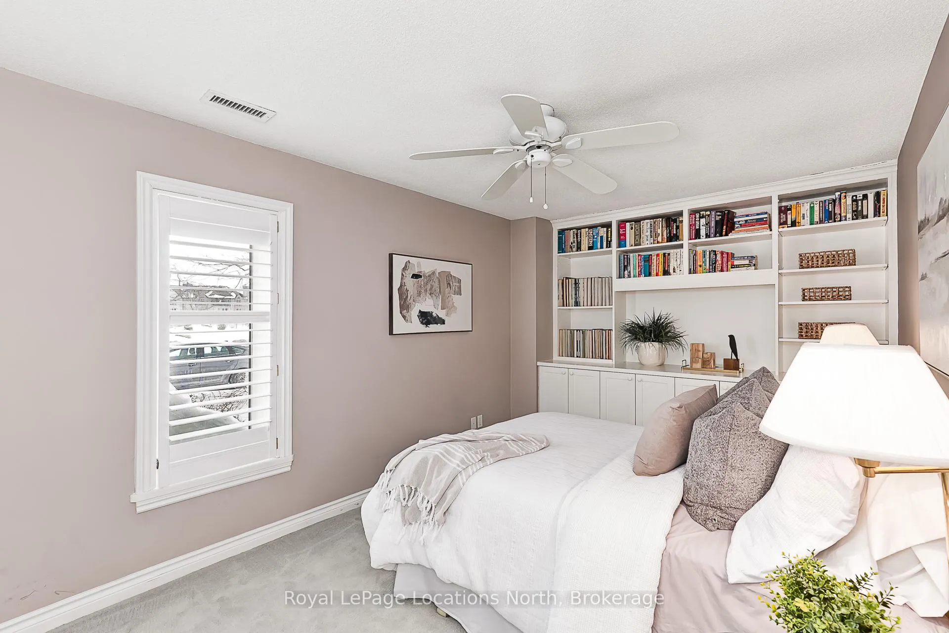 Photo 13 of 864 Suncrest Circle, Collingwood — HOMEH