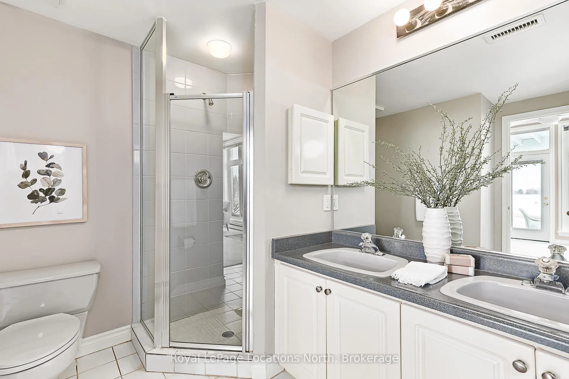 Photo 18 of 864 Suncrest Circle, Collingwood — HOMEH