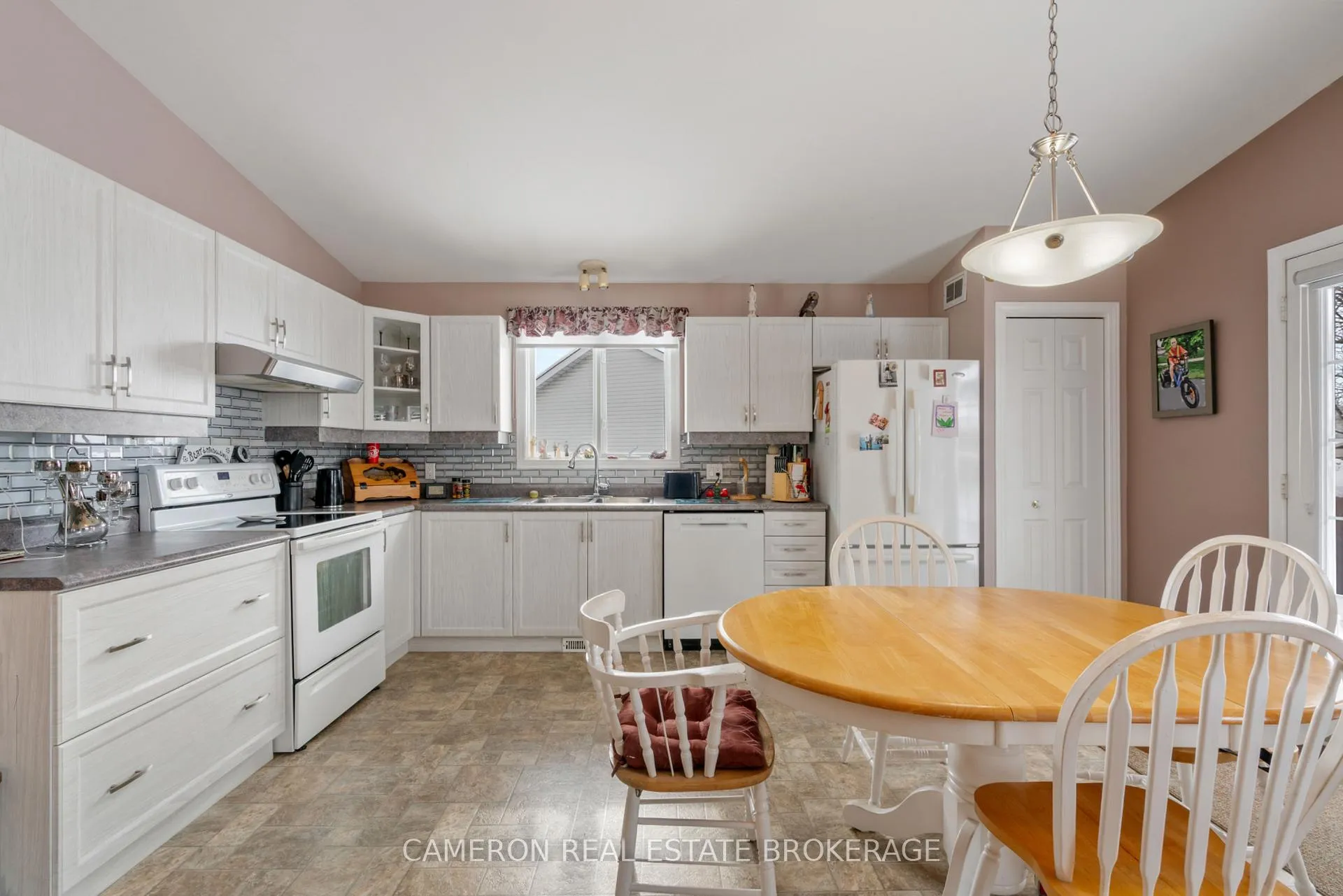 Photo 11 of 252 Northwoods Crescent, Cornwall — HOMEH